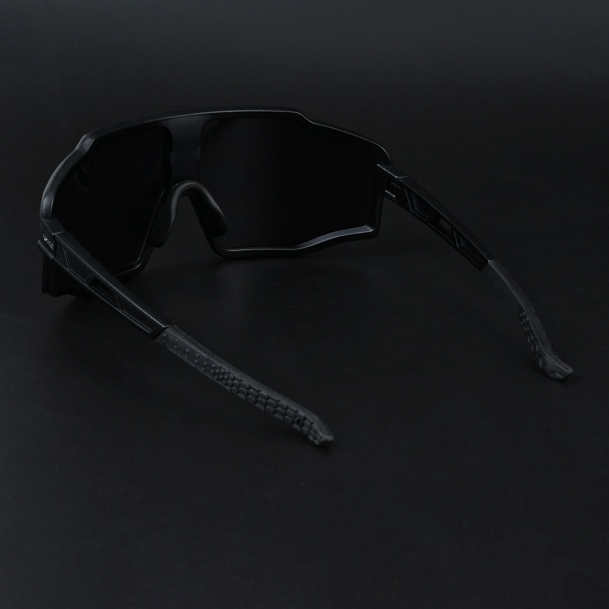 Drift Sunglasses (Silver Lens | Black Frame - MG5523)