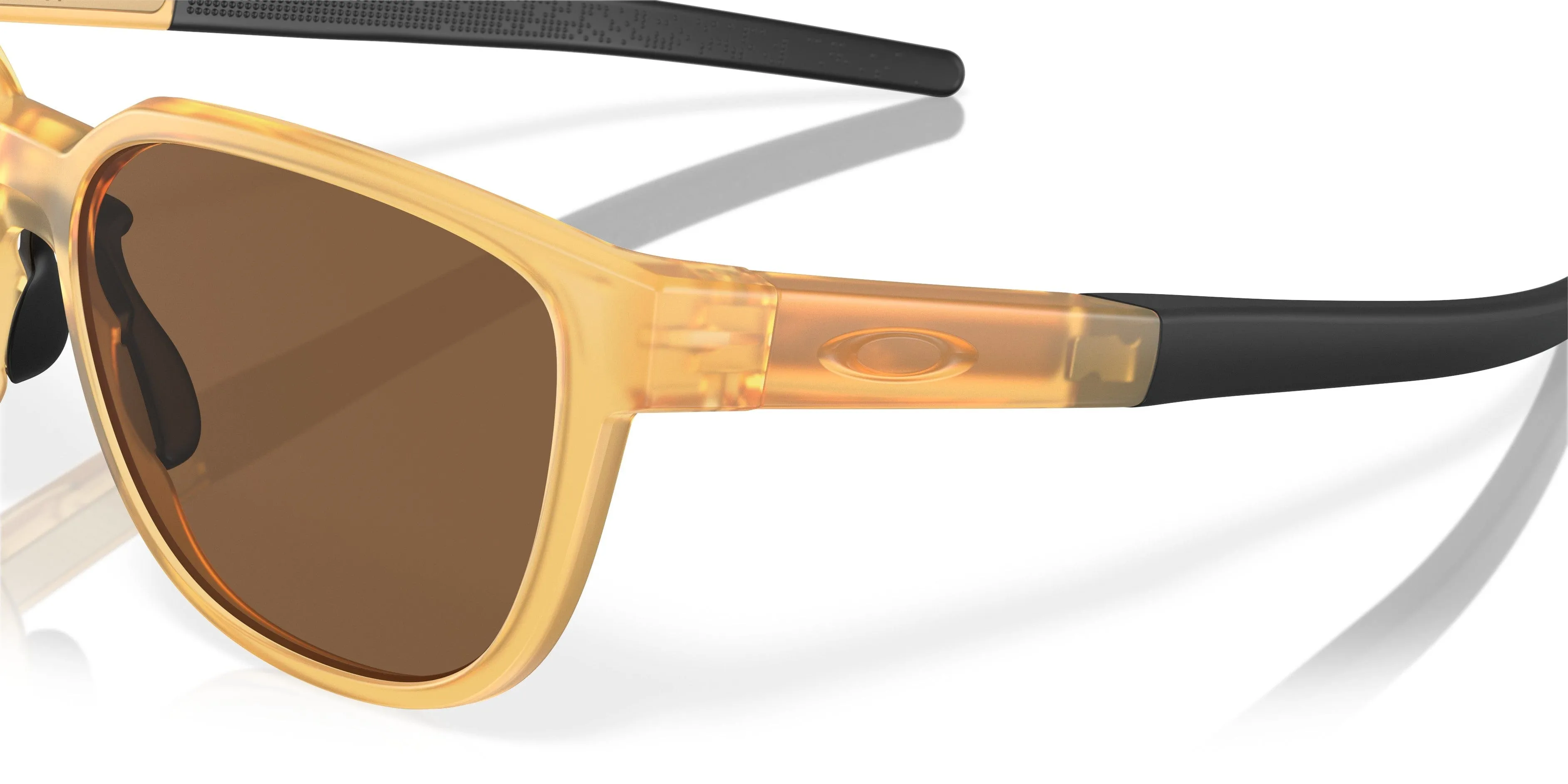 Oakley 0OO9250 925010 Actuator Full Rim Matte dark curry opaline Square Sunglasses