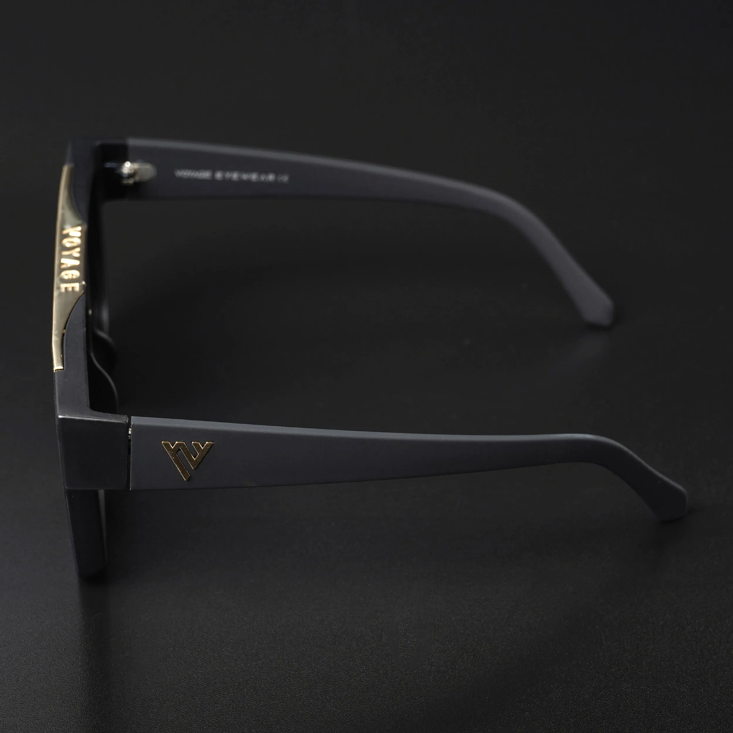Predator |  Polarized Wayfarer  Sunglasses (Black Lens | Matt Black & Golden Frame - PMG5407)