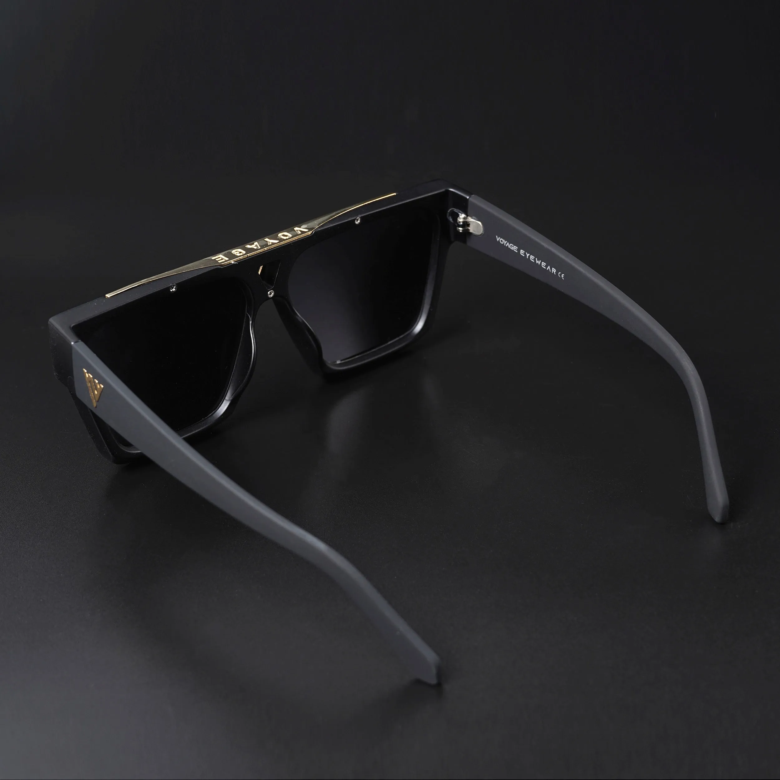 Predator |  Polarized Wayfarer  Sunglasses (Black Lens | Matt Black & Golden Frame - PMG5407)