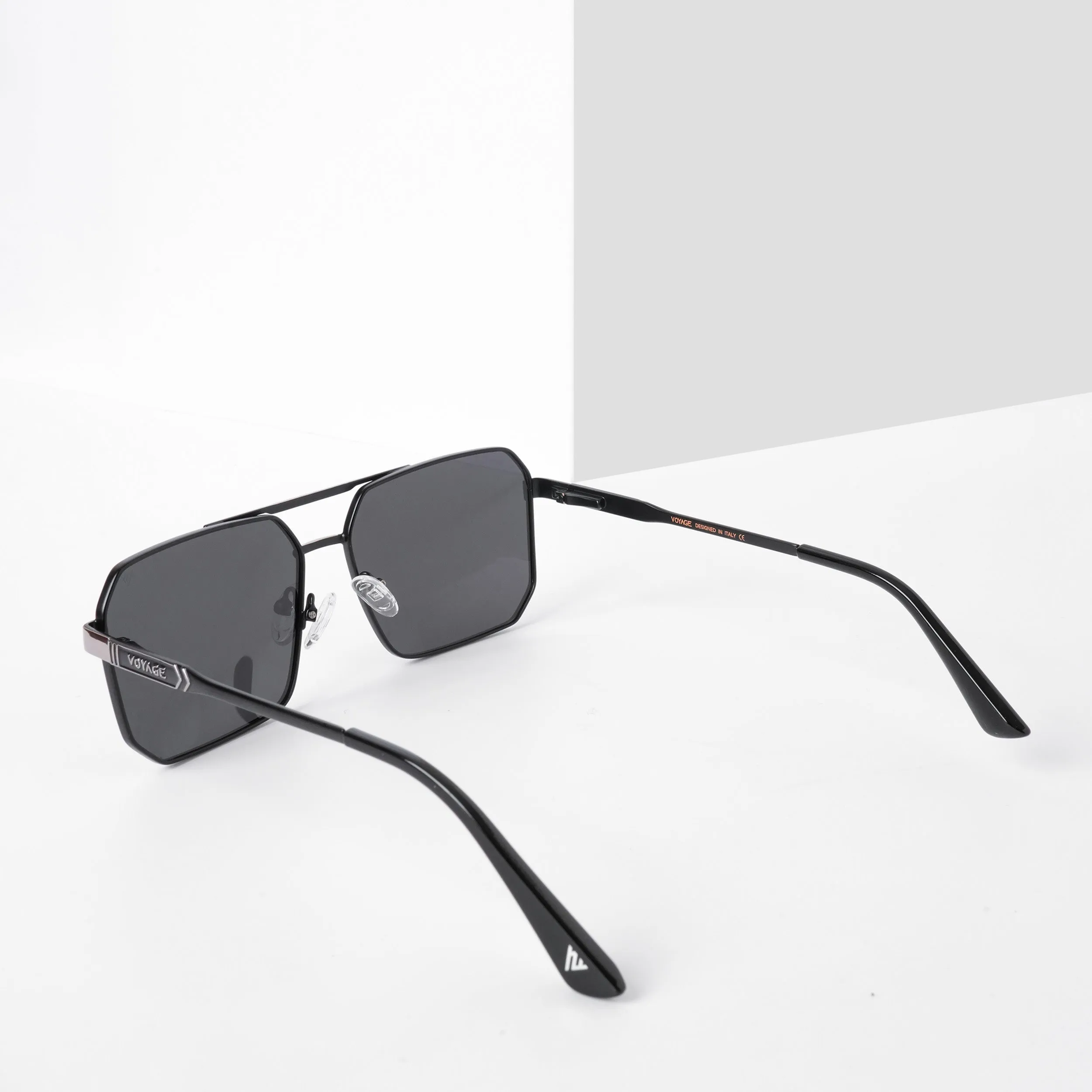 Wayfarer Polarized Sunglasses (Black Lens | Black & Grey Frame - PMG5300)